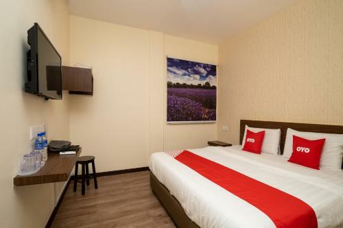 Oyo 89410 Z & H Hotel
