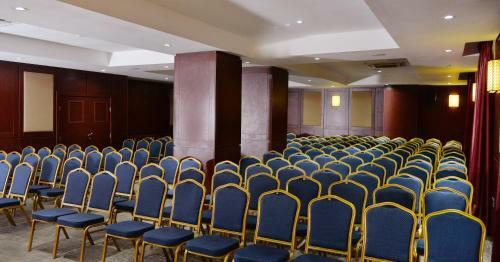 Grand Pela Hotel & Suites