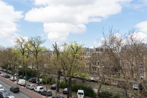 Amsterdam City Center Canal View Apartments
