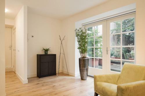 Canal Garden Apartments I By Vgw