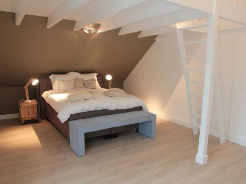 Cozy Villa In Zuidzande With Private Garden
