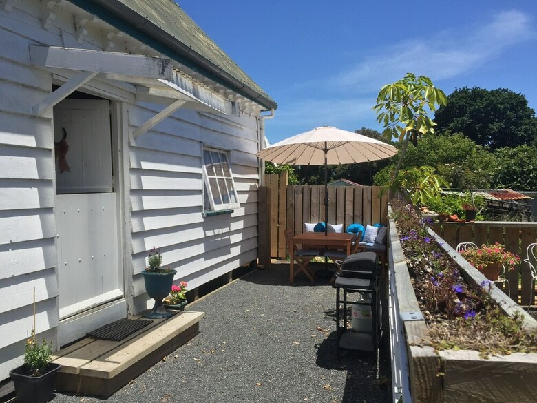 Bed & Breakfast Karamana Homestead (1872)