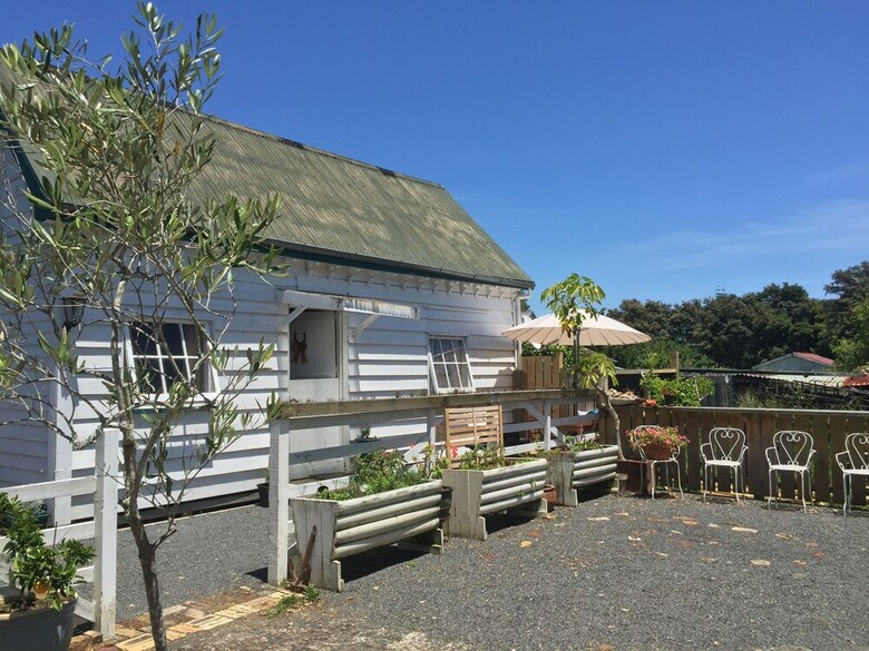 Bed & Breakfast Karamana Homestead (1872)