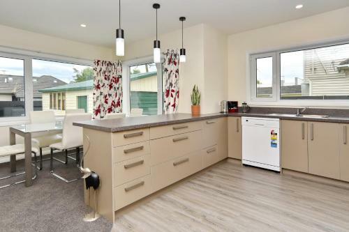 Weston Villa - Christchurch Holiday Homes