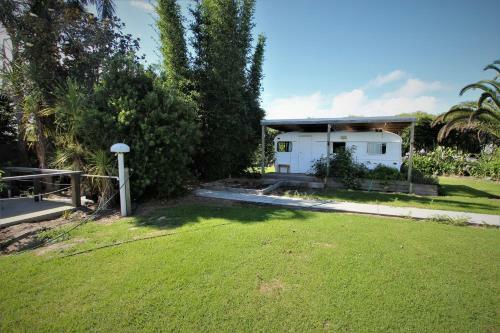 Bed & Breakfast Laharan Retreat