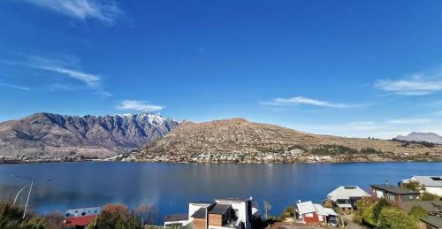 Lake View Greenstone Apartment One