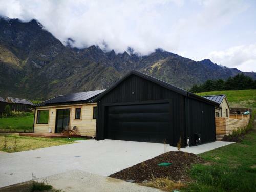 Jacks Point Family Homestay