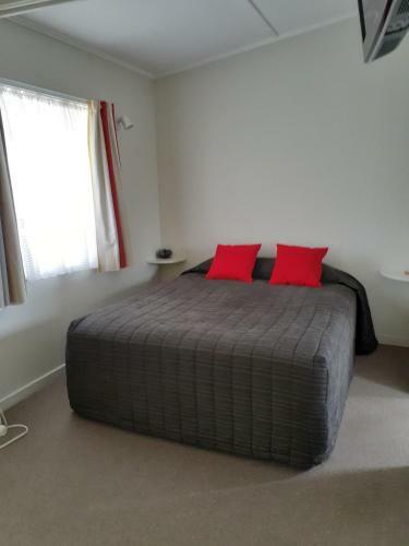 Featherston Motels And Camping