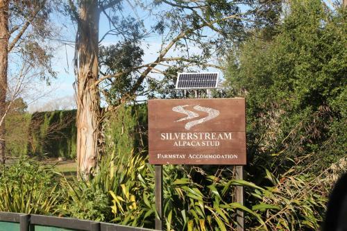 Agroturismo Silverstream Alpaca Farmstay & Tour