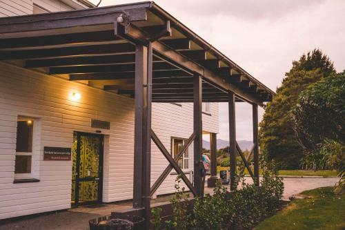 Motel Fiordland National Park Lodge
