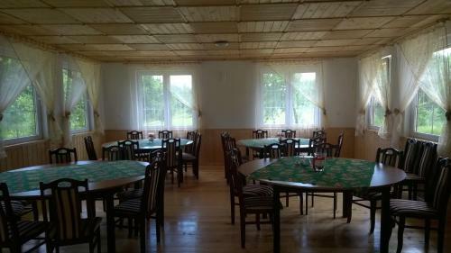Hostal Noclegi Dw�r Szlachecki Biedacz�w