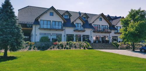 Hotel Wichrowe Wzg�rze Chmielno