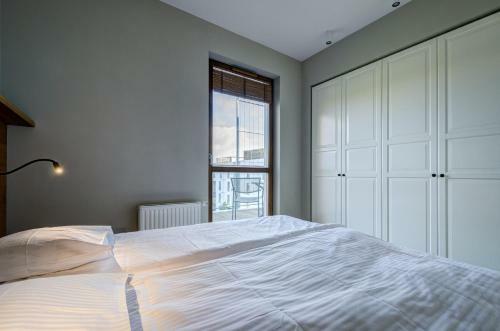 White Merlin Via Nadmorski Dw�r Apartments