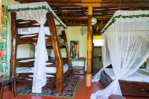 Lodge Manyara Wildlife Safari Camp