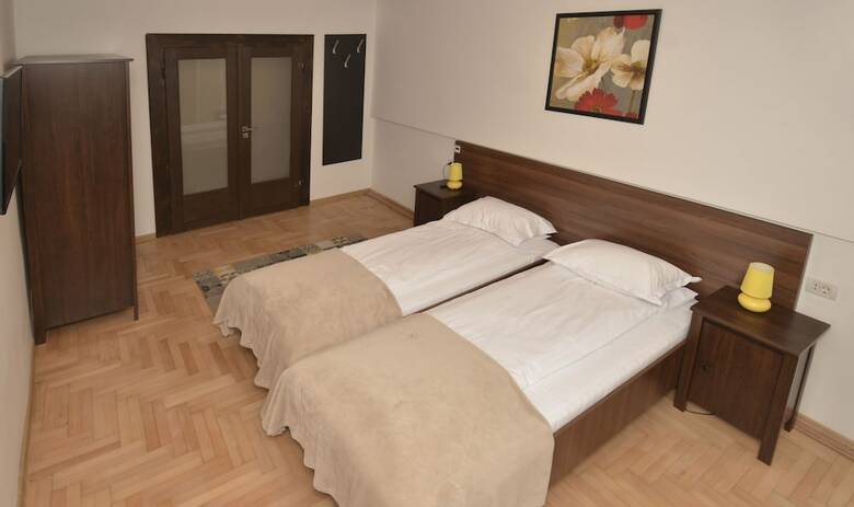 Casa Roth Apartments