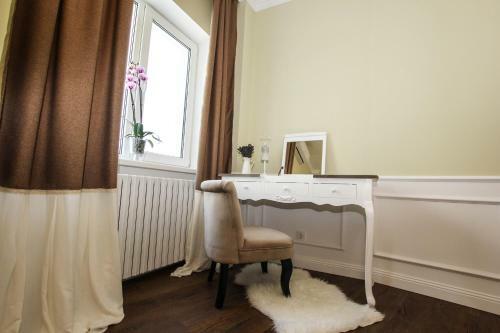100 Sqm Luxury Apartment, Unirii Square