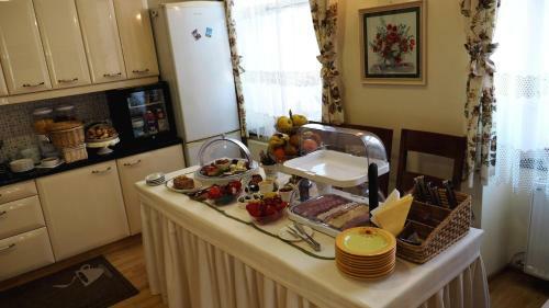 Hostal Pensiunea Lucia