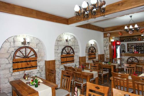 Posada Hanu Lui Gica