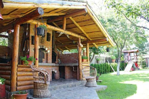 Hostal Sura Pietrei Craiului