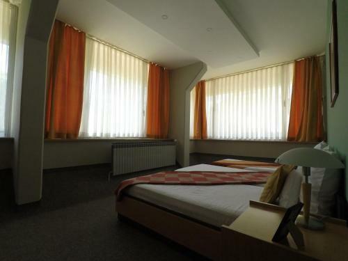 Bed & Breakfast Pansion In Club