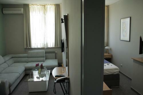 Bed & Breakfast Pansion In Club