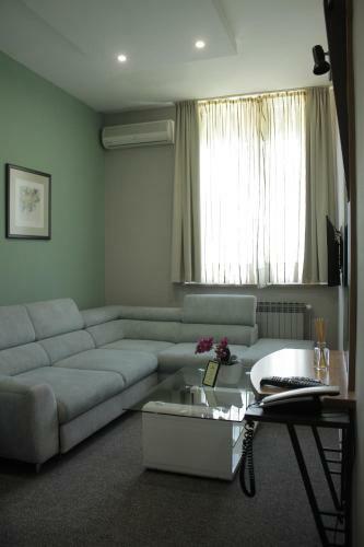 Bed & Breakfast Pansion In Club
