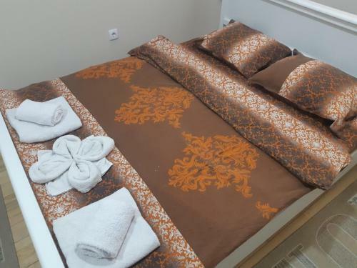 Golden House Apartments