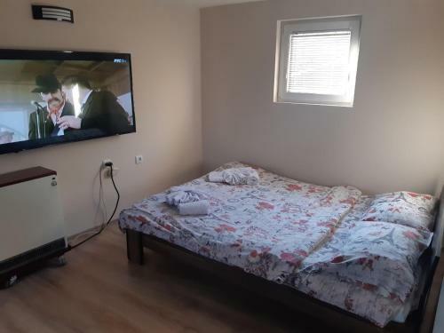 Golden House Apartments
