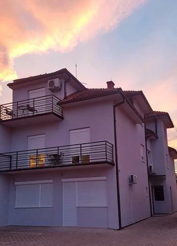 Apartments Spring