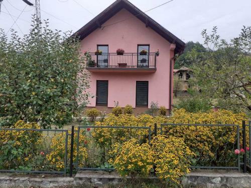 Hostal Rooms Violeta