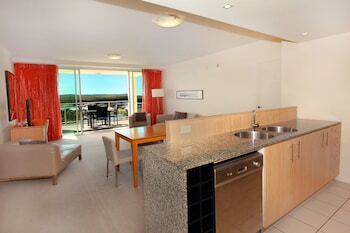 Hotel Pelican Waters Golf Resort & Spa