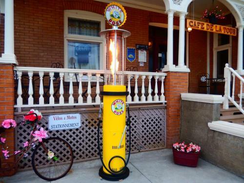 Bed & Breakfast G�te Et Caf� De La Tour