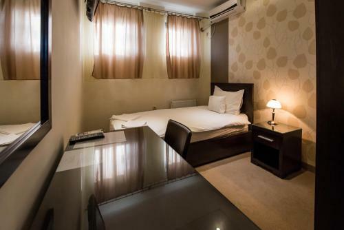 Hostal Guesthouse Villa Milano