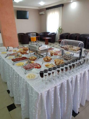 Hotel Feniks Po?arevac