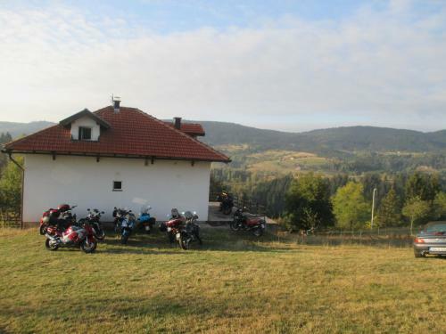 Hostal Guesthouse Borovi