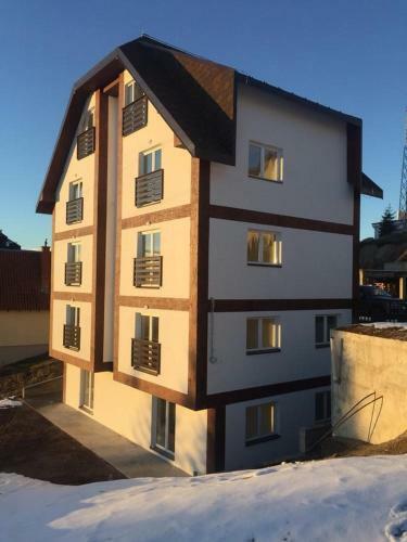 Apartman Jana Do Kraljevih Cardaka