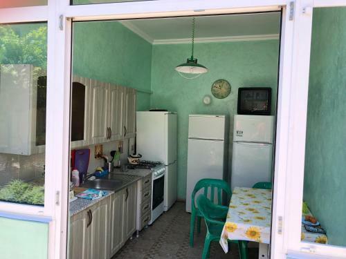 Hostal Guest House On Samburova 279