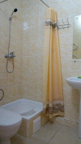 Hostal Guesthouse Samburova 210
