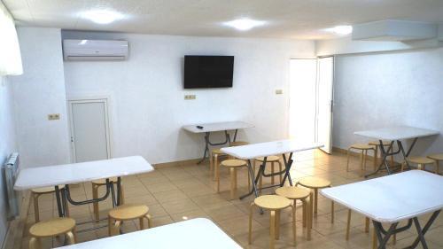 Hostal Guesthouse Samburova 210