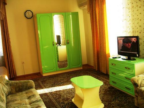 Yakor Hotel