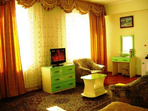 Yakor Hotel