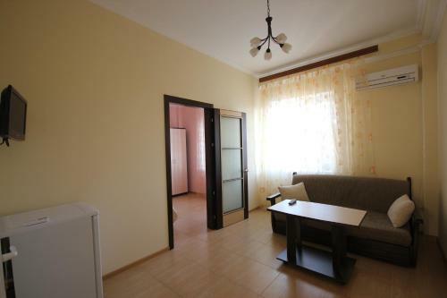 Hostal Karolina Guest House