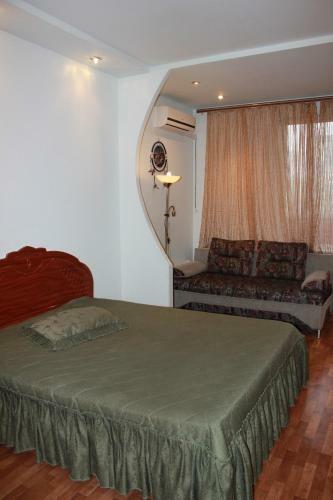 Apartments On Budennogo 17v