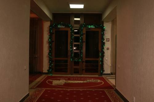 Hotel Snezhniy Bars Dombay