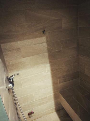 Rider's Dom Euro Aparts With Hammam