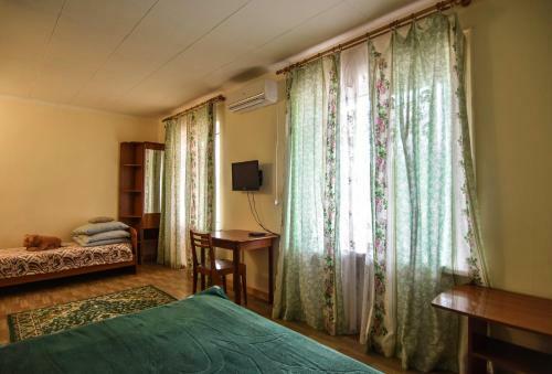 Hostal Guest House "golubaya Laguna"