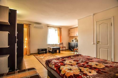 Hostal Guest House "golubaya Laguna"