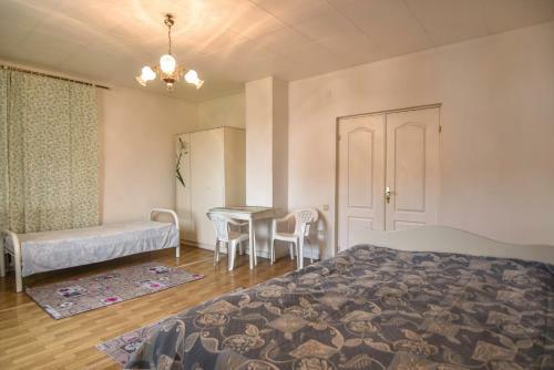 Hostal Guest House "golubaya Laguna"