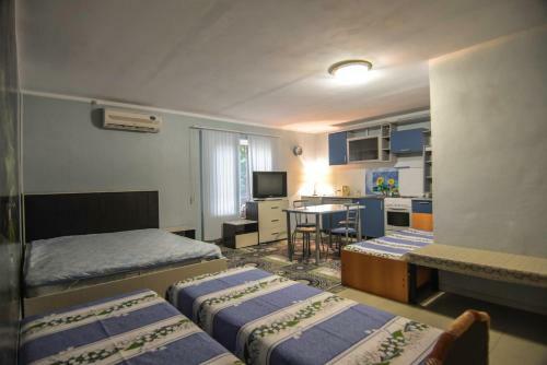 Hostal Guest House "golubaya Laguna"