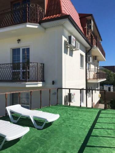 Hostal Palladion Guest House